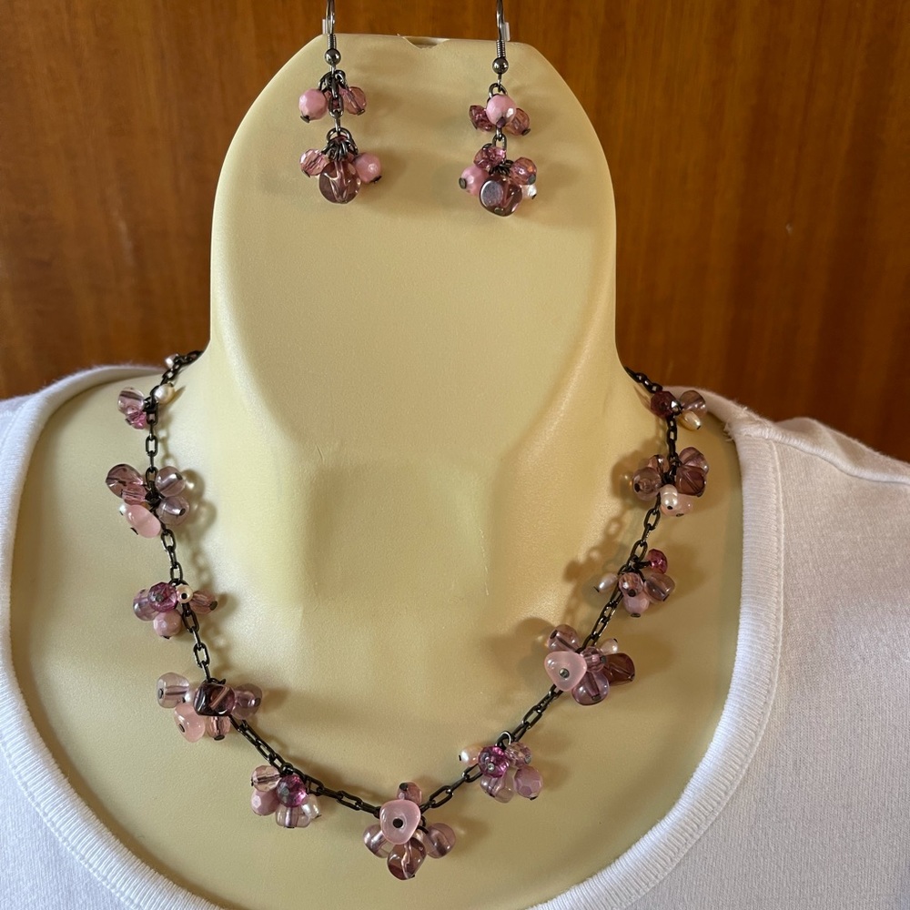 Premier Designs necklace and earrings.
